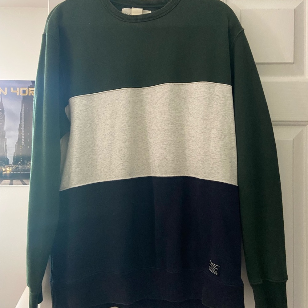 H&M Green and Gray Crewneck Sweater Casual Style